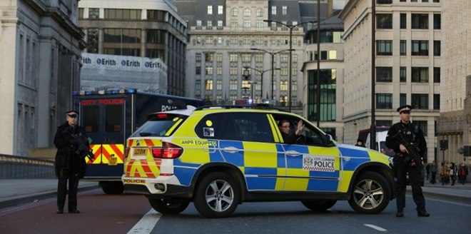 2015-01-16T164222Z_273478684_LM1EB1G1A8J01_RTRMADP_3_BRITAIN-SECURITY_700_467_c1