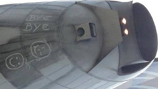 bye_bye_plane_1aaru5j-1aaru5r