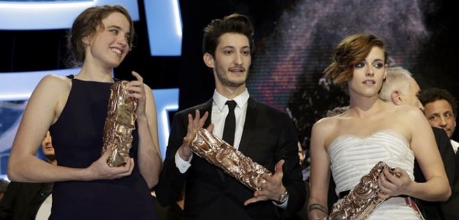 2015-02-21T000727Z_1244027965_LR2EB2L00C5R3_RTRMADP_3_FRANCE-ENTERTAINMENT_700_447_c1
