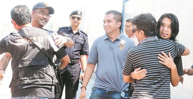 Adam Ali ?Fariz Musa仿©?¨å?æ±å???ç???²é? ï¼è??
æ?å¿è¯ï¼?溫éªå©?