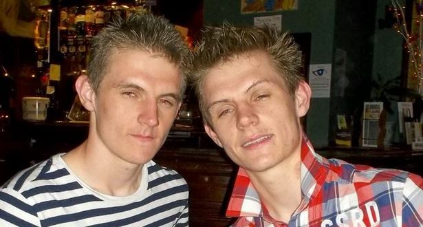 PAY-Twins-Jamie-Lee-and-Danny-Bentley