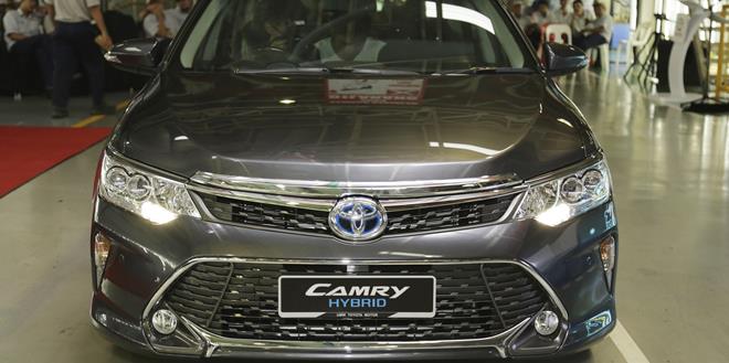 Toyota-Camry-Hybrid-Line-Off-411