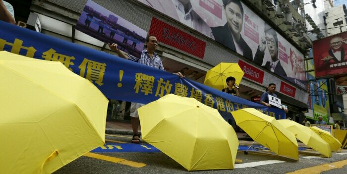 2015-09-27T073642Z_802135717_GF10000222842_RTRMADP_3_HONGKONG-CHINA-OCCUPY_700_467_c1_1