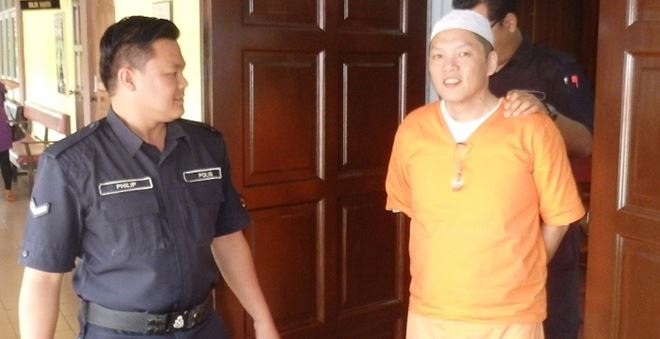 PC081786__700_616_c1