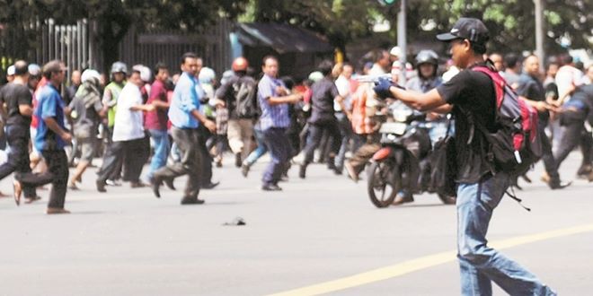 2016-01-14T115829Z_627338345_GF20000094481_RTRMADP_3_INDONESIA-BLAST_700_420_c1