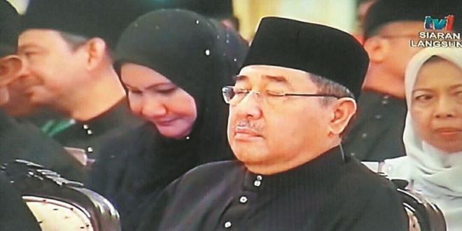 AS160204OTHA01_700_531_c1