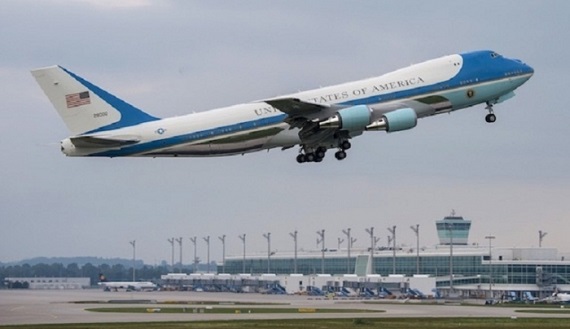 epa-20150608-air-force-one-file-640_32CE9133AE1B4D7589E9B811FF7CF7A9_700_466_c1