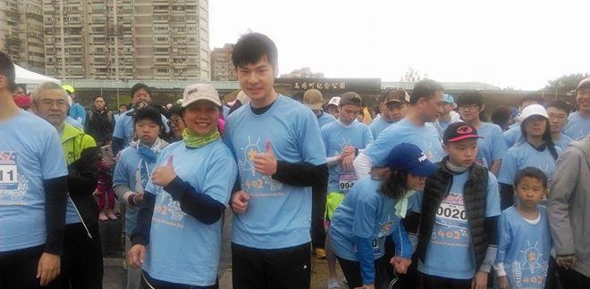 藝人呂金象擔任愛星百分百公益路跑活動照片三