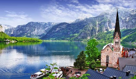 Hallstatt-is-the-Fastest-Growing-European-Destination-for-Asian-Travelers-photo-source-is-Shutterstock-Copy