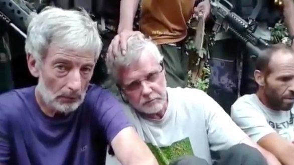 canadian-hostages-robert-hall-john-risdel-oct-15-2015