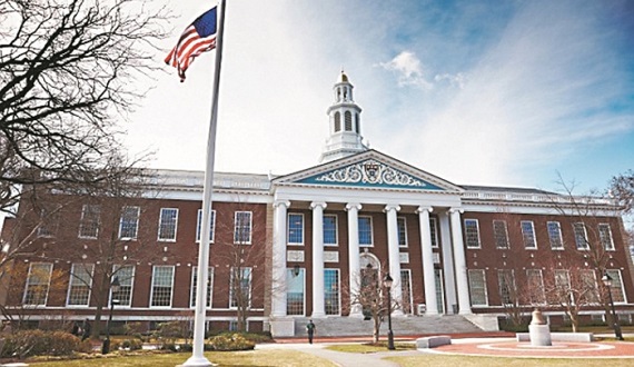 22F9DB7900000578-3344316-image-a-23_1449145276232_700_450_c1