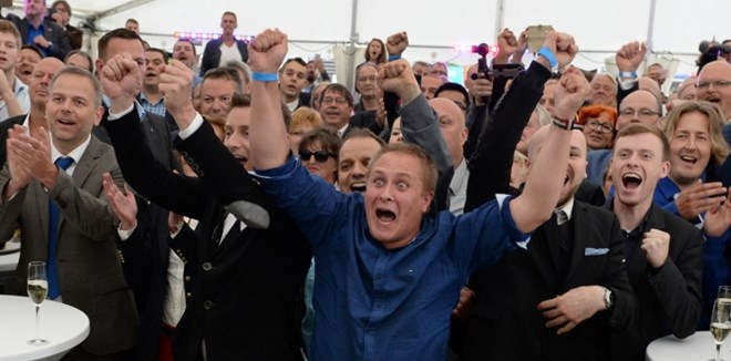 000_FV25O_700_468_c1