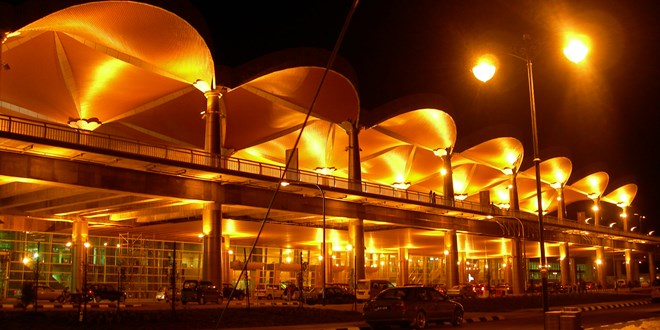 Kuching_International_Airport_at_Night