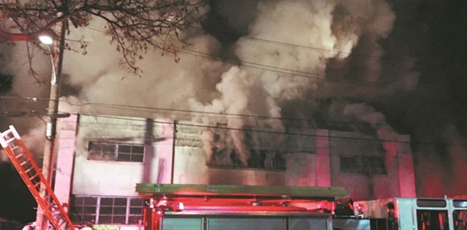 2016-12-03T204405Z_412944458_RC1A73516C10_RTRMADP_3_CALIFORNIA-FIRE_700_525_c1