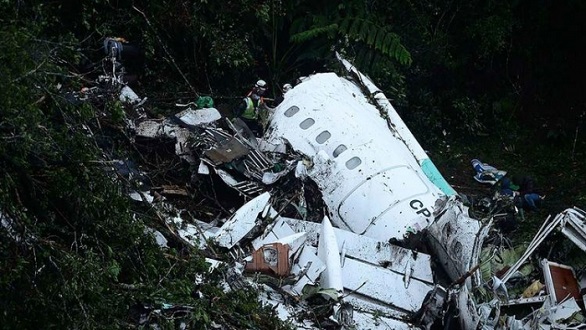 ct-photos-colombia-plane-crash-20161129_700_394_c1