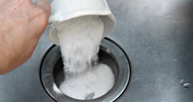 Use-baking-soda-and-vinegar-to-clean-your-drains