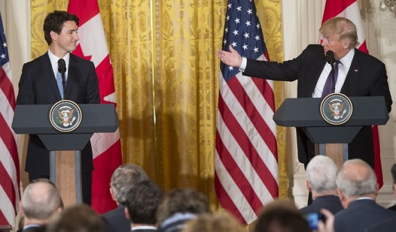 000_LO346_700_460_c1