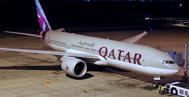 Qatar_Airways_Boeing_777-200LR_Koch-2
