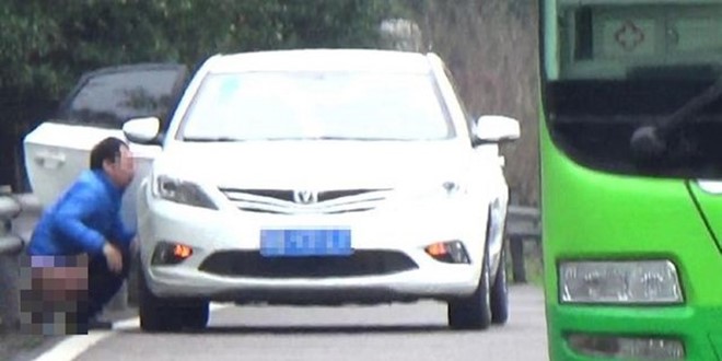d2417332