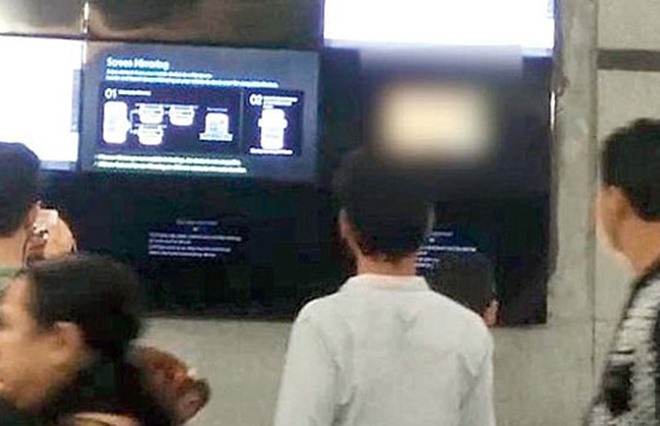 2465802