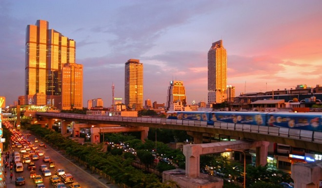 Bangkok_skytrain_sunset