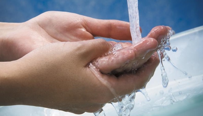 hand-washing-N0682780