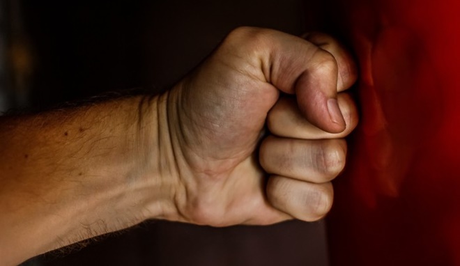 fist-blow-power-wrestling-163431
