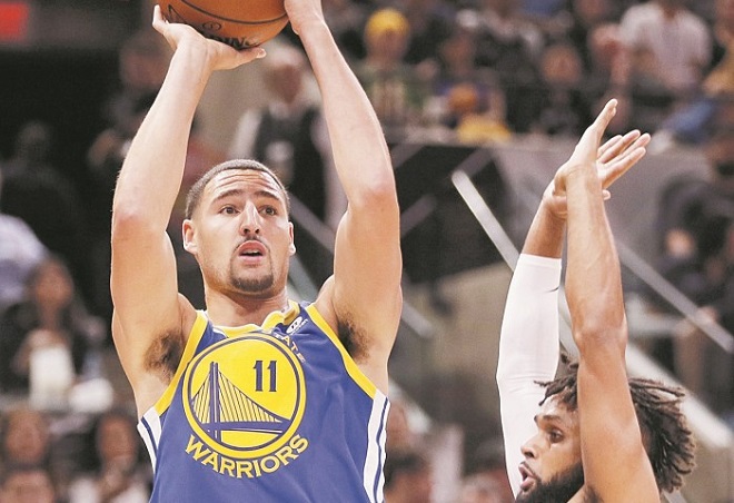 2017-11-03T012012Z_2031879042_NOCID_RTRMADP_3_NBA-GOLDEN-STATE-WARRIORS-AT-SAN-ANTONIO-SPURS