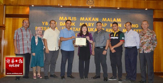 5430369c-f970-4196-aa1a-253d18a594a8