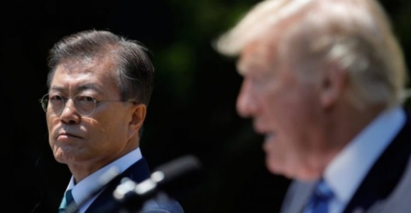 Moon-Jae-in-calls-emergency-meeting-after-Trump-cancels-Kim-summit-780x405
