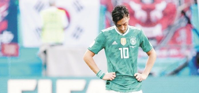 2018-06-27T163901Z_1475316964_RC176B5BEDE0_RTRMADP_3_SOCCER-WORLDCUP-KOR-GER