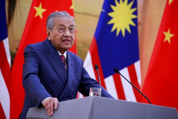 2018-08-20T052003Z_1844894080_RC1B8C5CA5D0_RTRMADP_3_CHINA-MALAYSIA-TRADE