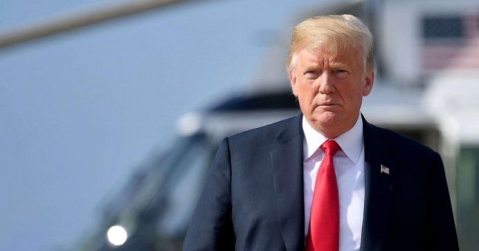 donald-trump-gty-jef-180830_hpEmbed_8_3x2_992