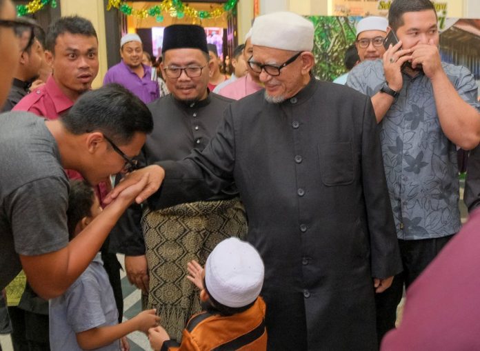 0427f8a7b76f0b484a1ba0a5d2808a01