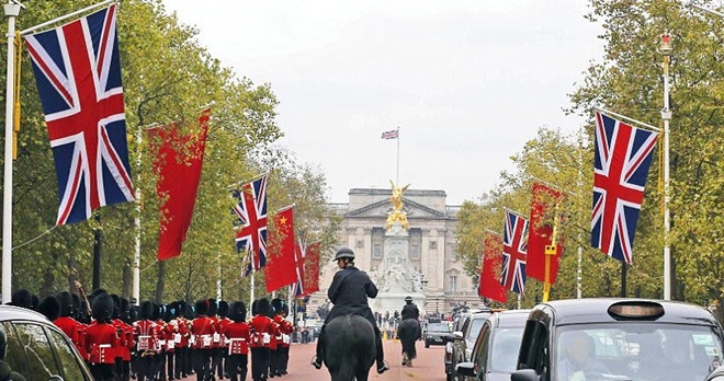 2D79109700000578-3275613-image-a-6_1445000782031