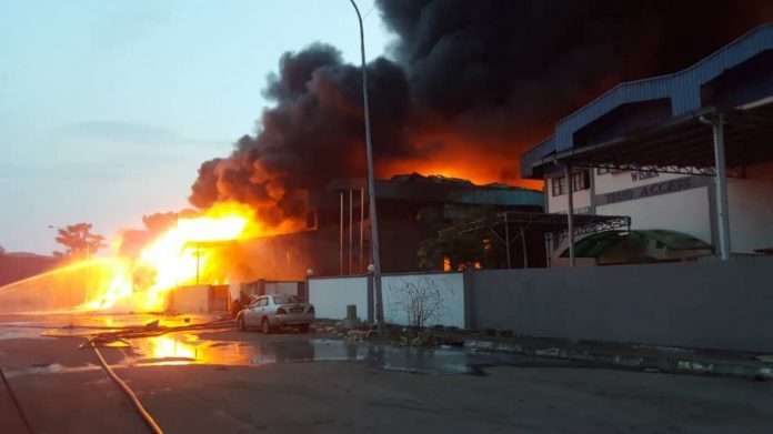 f7dc1e7cb0e7559b566ff1ef7f756ca2