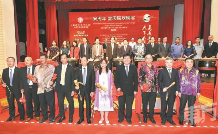 9ceb505fd825874153efcaebff303619