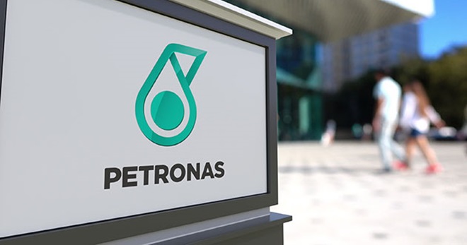 Wani-petronas-123rf
