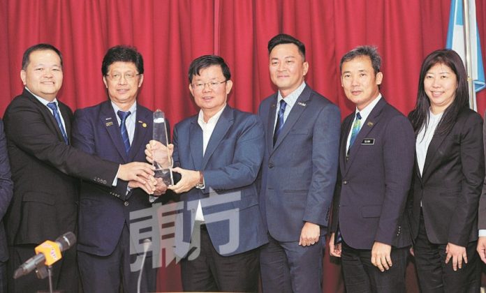 0656f68e88a75b33d3771167a323a71c