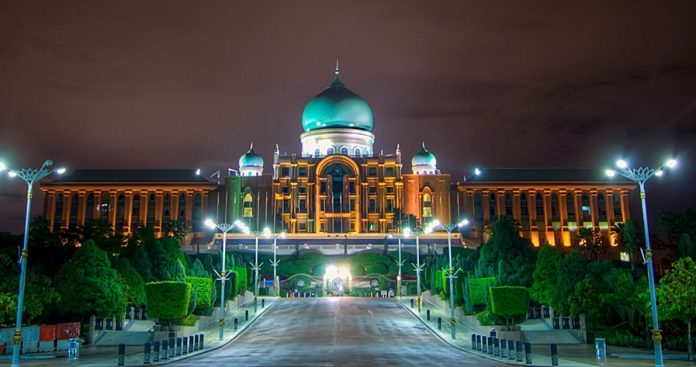 Perdana_Putra_Night_View