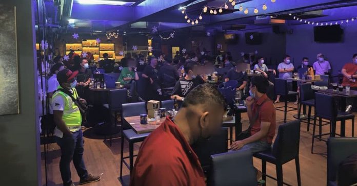 201226CMKfb60b-57-Orang-Denda-RM1000-Sebab-Tiada-Socail-Distancing