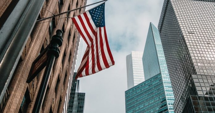 photo-1508433957232-3107f5fd5995