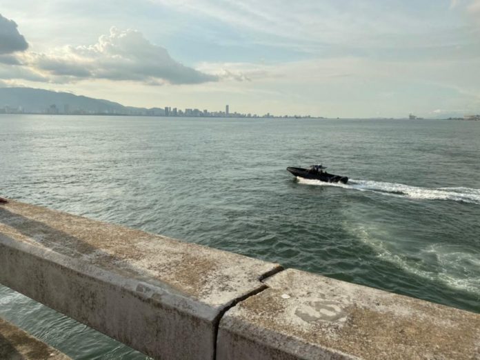 7d866bda149d0231abd91ab181a25b47