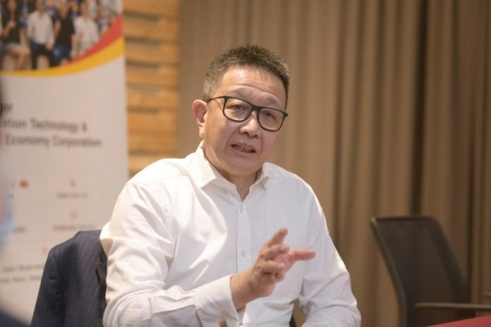 fdd4badef1a9dbb84bb3cc1945a885d4