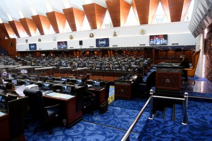 PERSIDANGAN_PARLIMEN_PENGGAL_KETIGA_1625474589