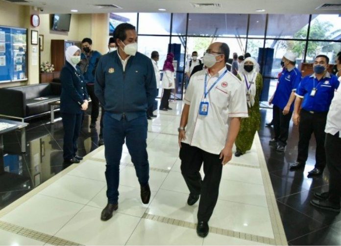 e1d5bf908fbd3903eea6a4b0464f15ea