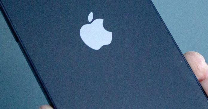 155480-phones-news-feature-how-to-use-the-iphone-apple-logo-as-a-secret-button-image1-bu30wx6vwl
