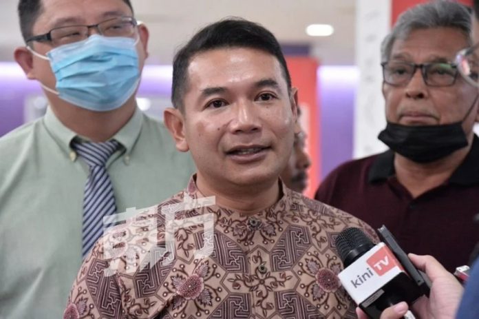 03c37510a2f84e59cee93df0e7cf4938