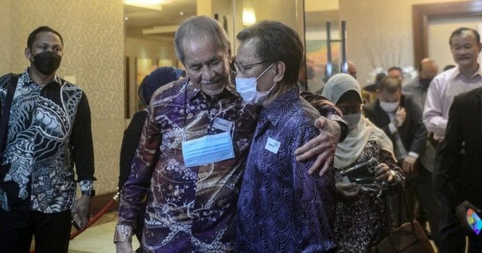 b8b217a923d2cf3de7553da8b1d08f82