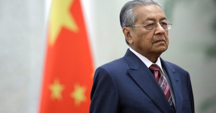 9hmgq3ls_mahathir-mohamad-reuters_625x300_21_August_18